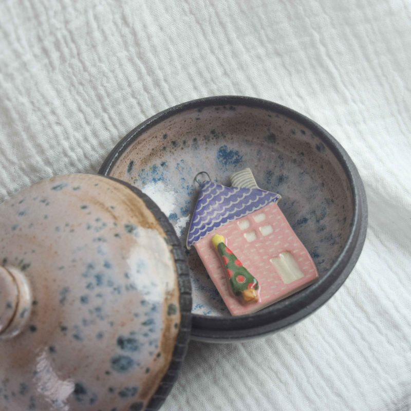 THE HEART'S HUSH - Image 4