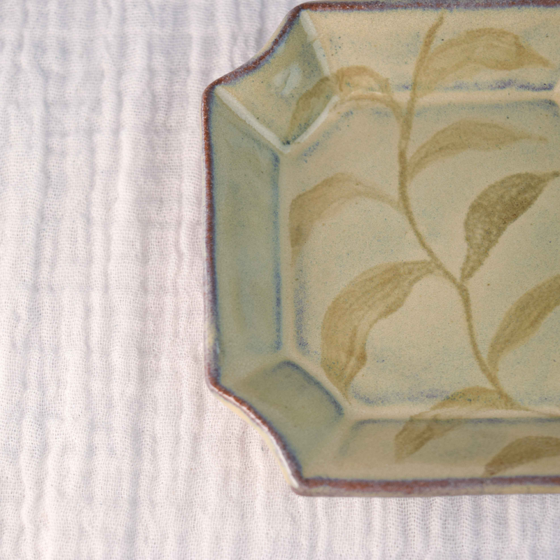 HEIRLOOM VINE CLOISTER - Image 3